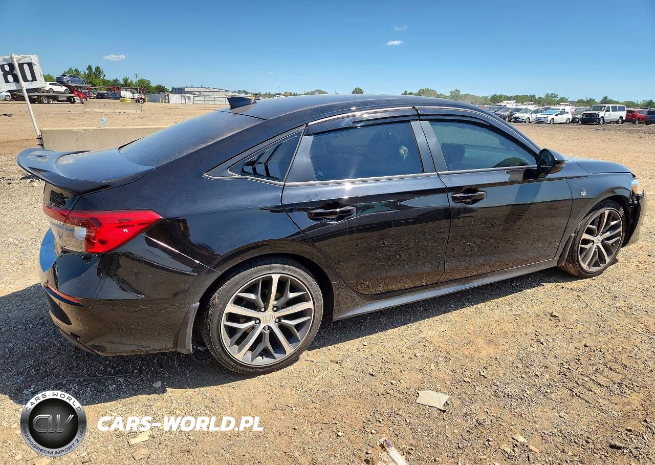 2024 Honda Civic Touring VIN:2HGFE1F95RH325339 - 3