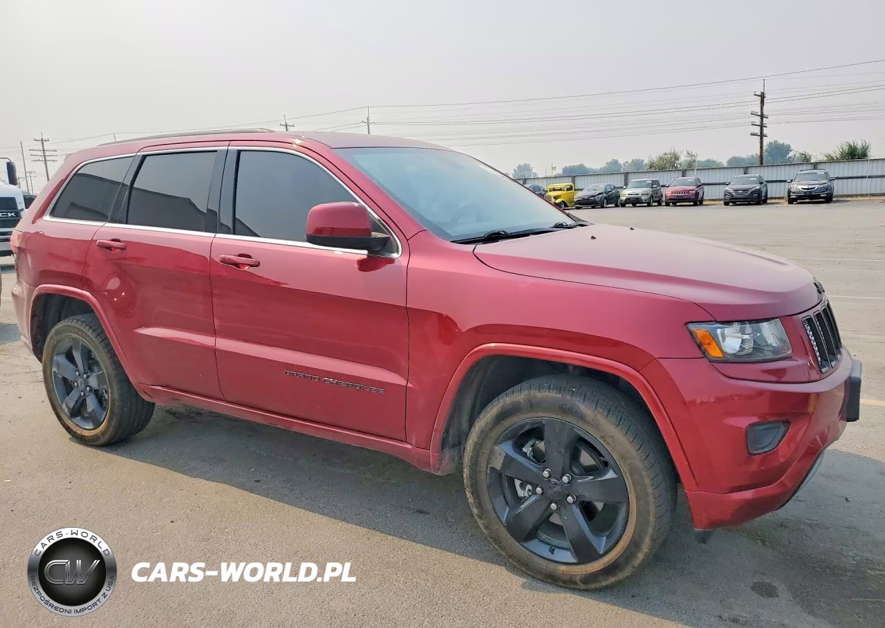 2015 Jeep Grand Cherokee Laredo VIN:1C4RJFAG3FC215155 - 4