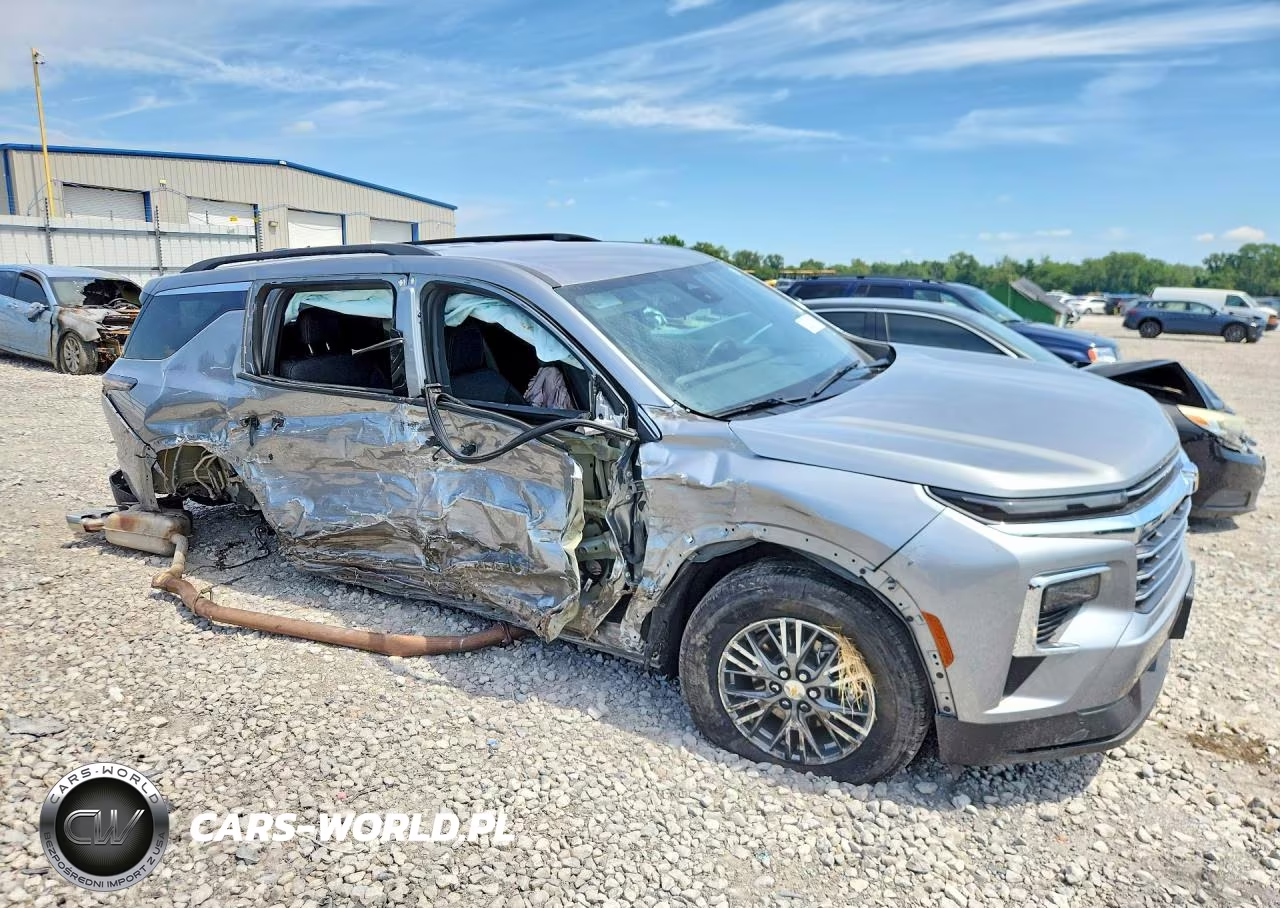 2025 Chevrolet Traverse Lt VIN:1GNEVGRS8SJ203677 - 4