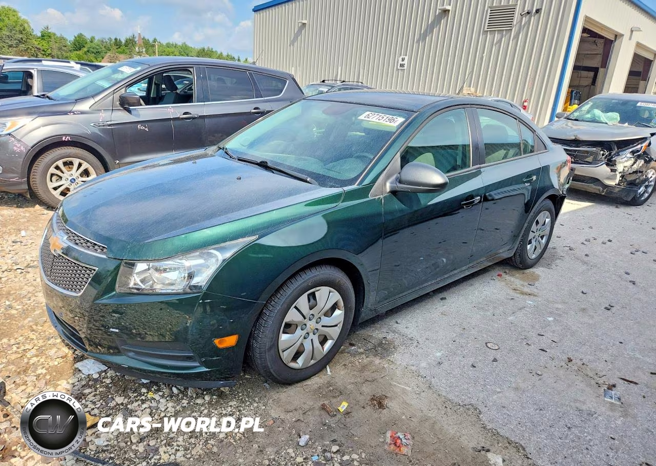 2014 Chevrolet Cruze Ls – zdjęcie 1 z 12