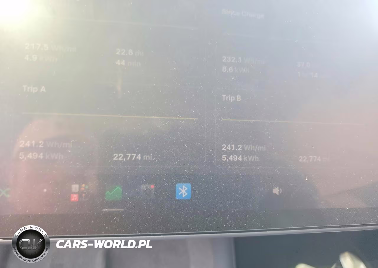 2024 Tesla Model 3 VIN:5YJ3E1EB7RF797702 - 9