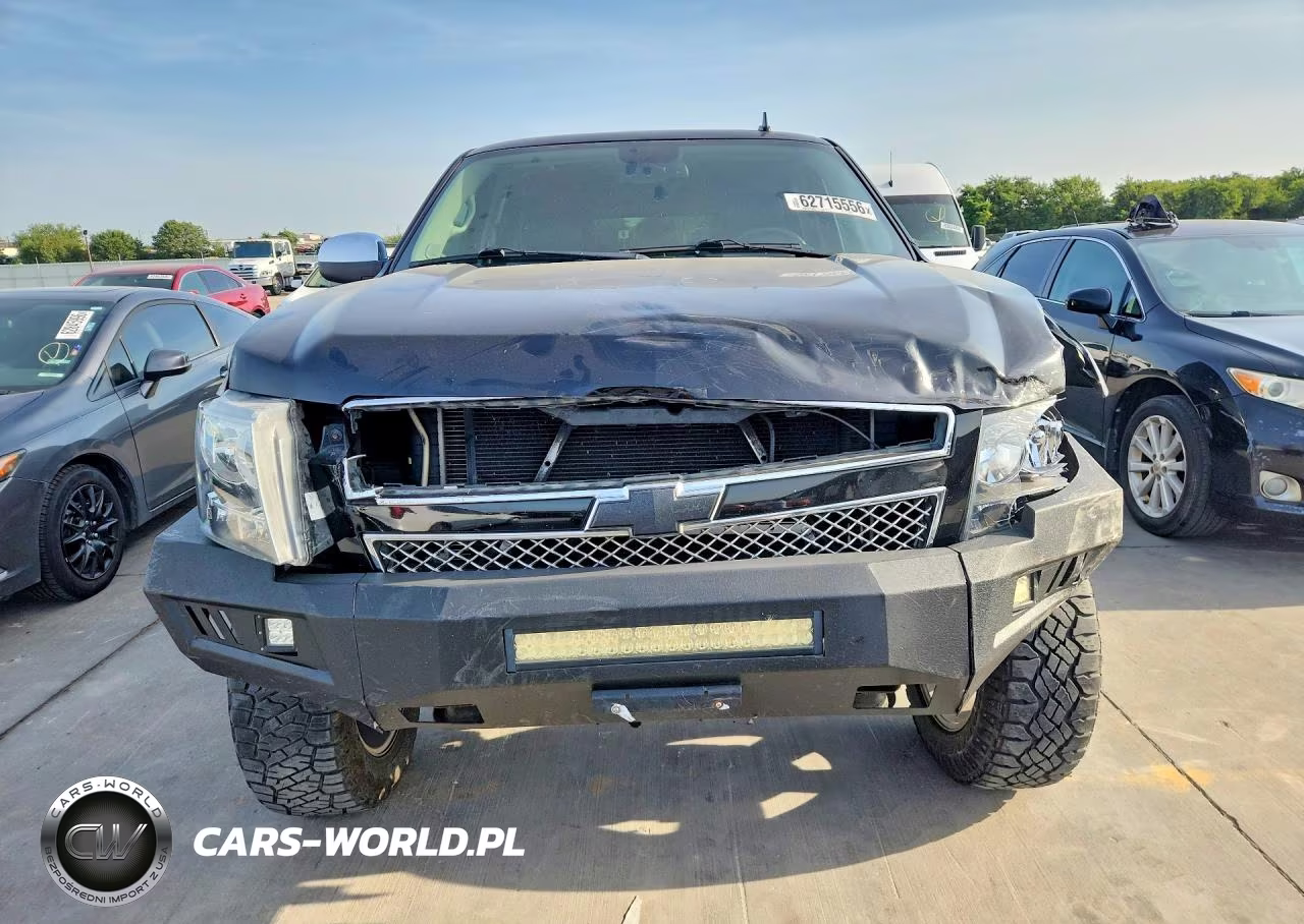 2011 Chevrolet Tahoe C1500 Ltz VIN:1GNSCCE01BR271374 - 5