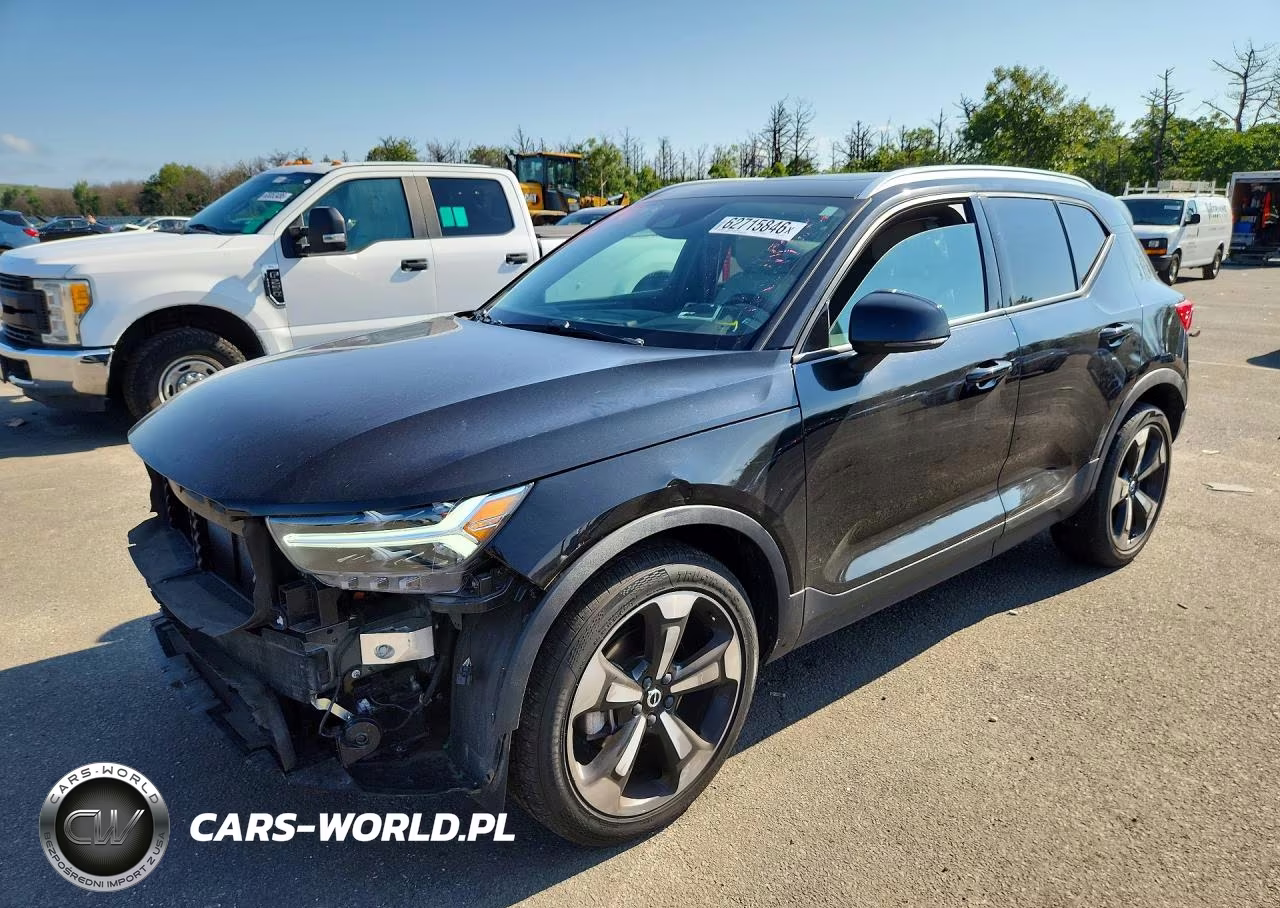 2022 Volvo Xc40 T5 Momentum