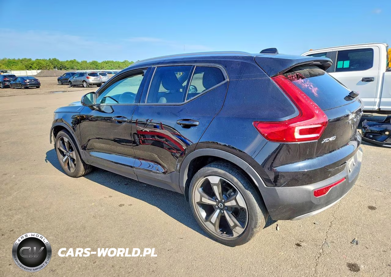 2022 Volvo Xc40 T5 Momentum VIN:YV4162UK4N2667074 - 2