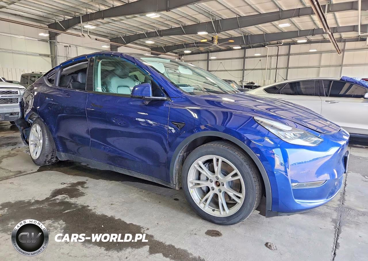 2021 Tesla Model Y VIN:5YJYGAEE4MF287200 - 4