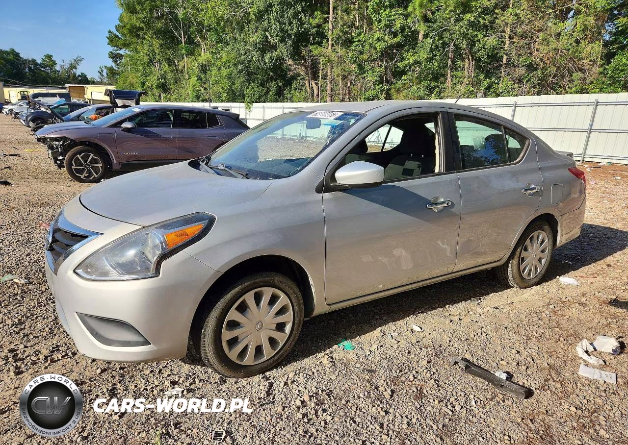 2018 Nissan Versa Sv