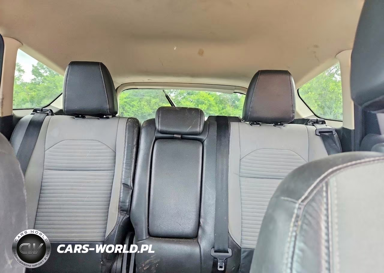 2017 Ford Escape Se VIN:1FMCU9GDXHUE05717 - 10