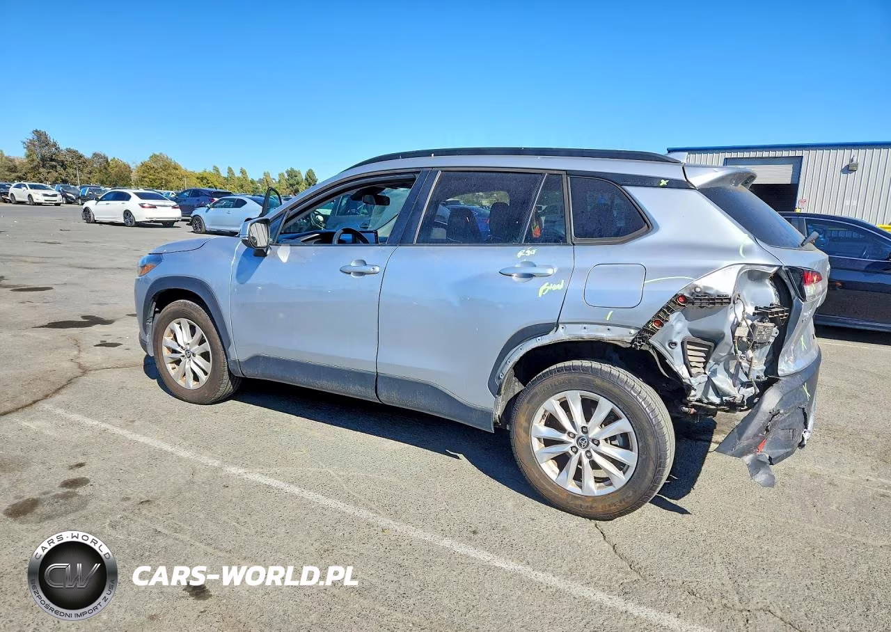 2022 Toyota Corolla Cross Le VIN:7MUCAAAG0NV008511 - 2