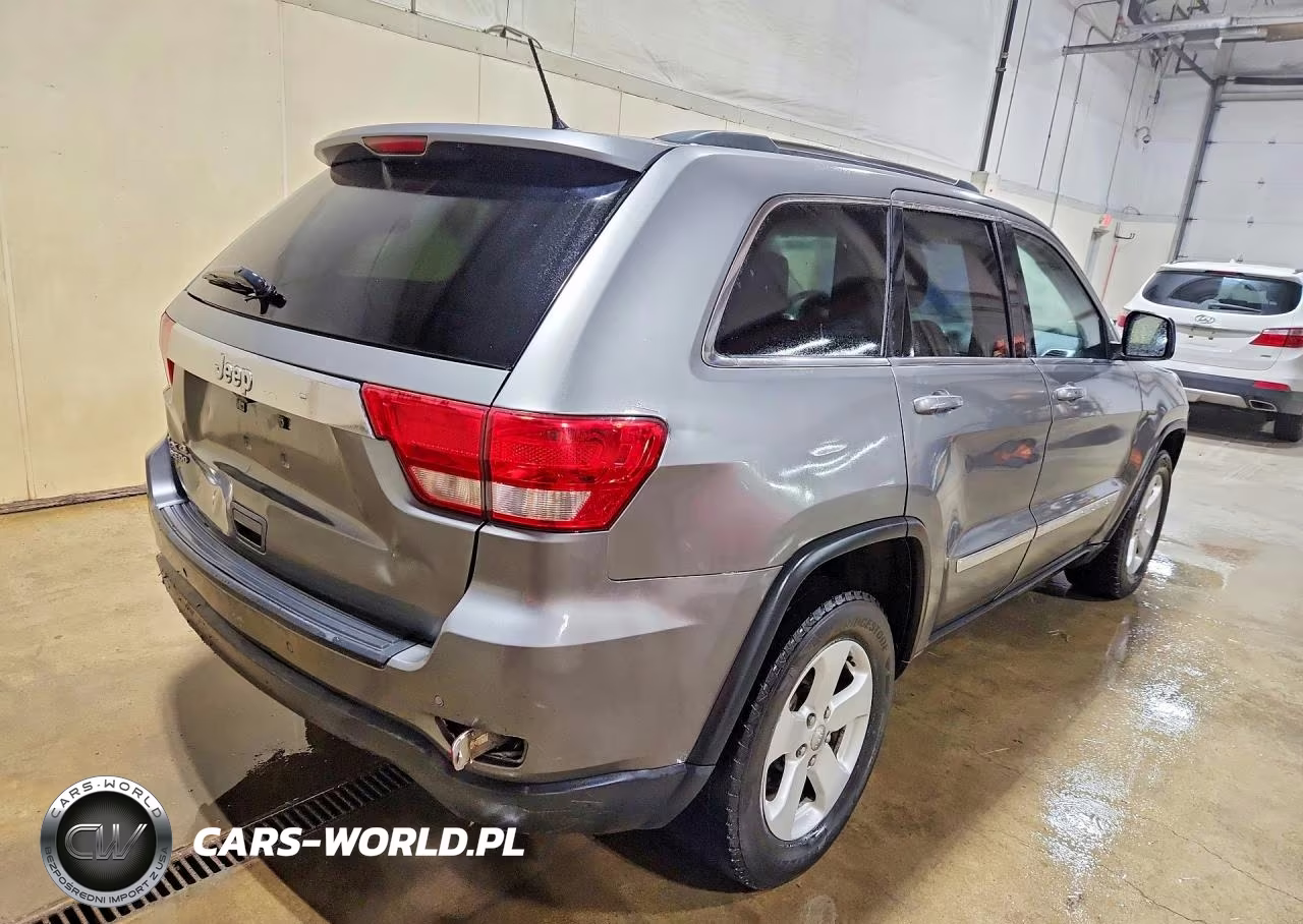 2012 Jeep Grand Cherokee Laredo VIN:1C4RJFAGXCC181582 - 3