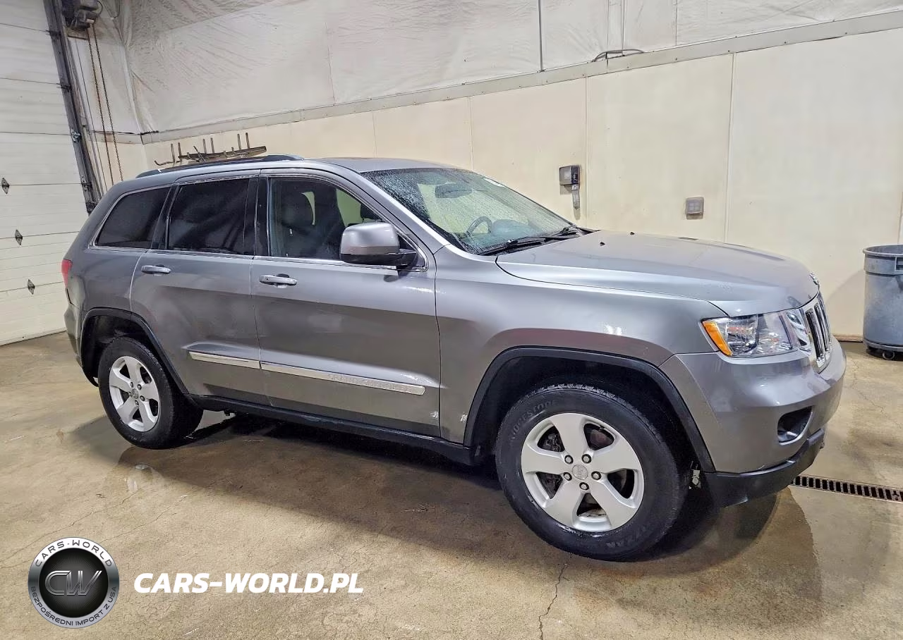 2012 Jeep Grand Cherokee Laredo VIN:1C4RJFAGXCC181582 - 4