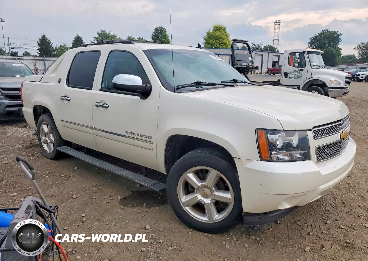 2013 Chevrolet Avalanche Ltz VIN:3GNTKGE74DG376229 - 4