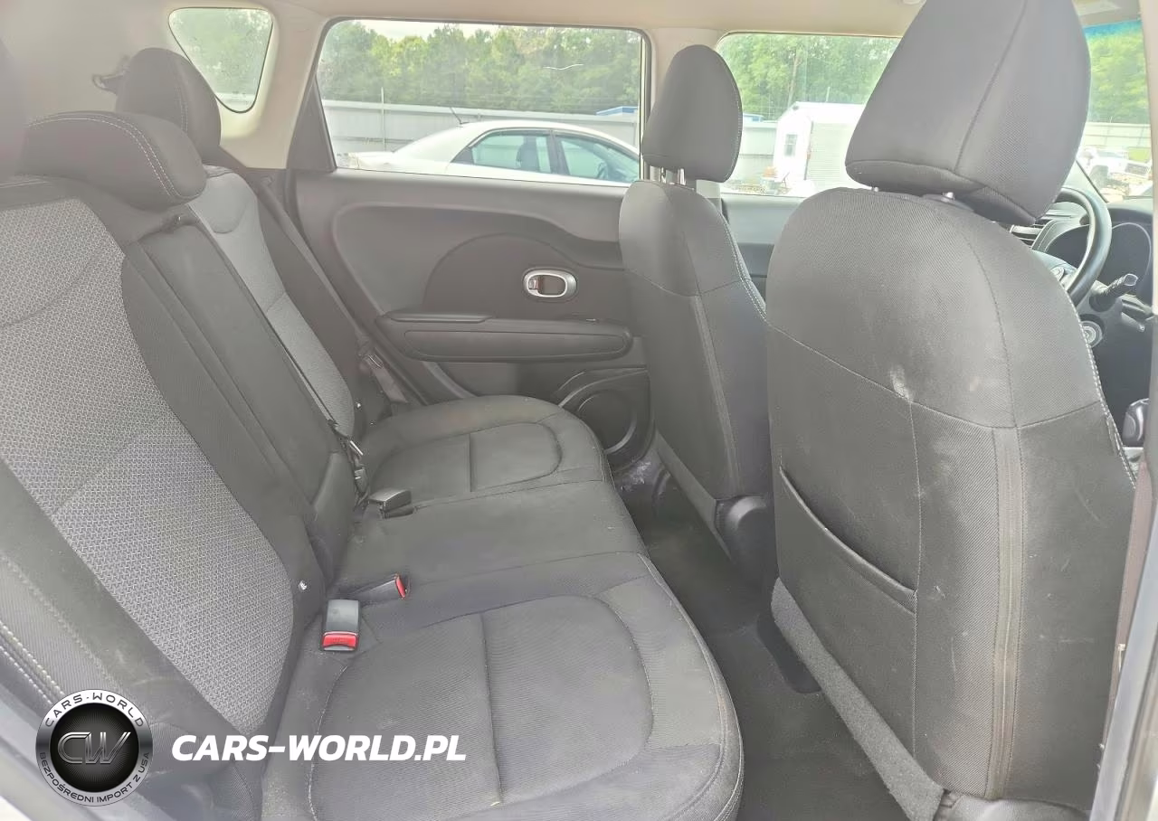 2018 Kia Soul + VIN:KNDJP3A5XJ7506679 - 11