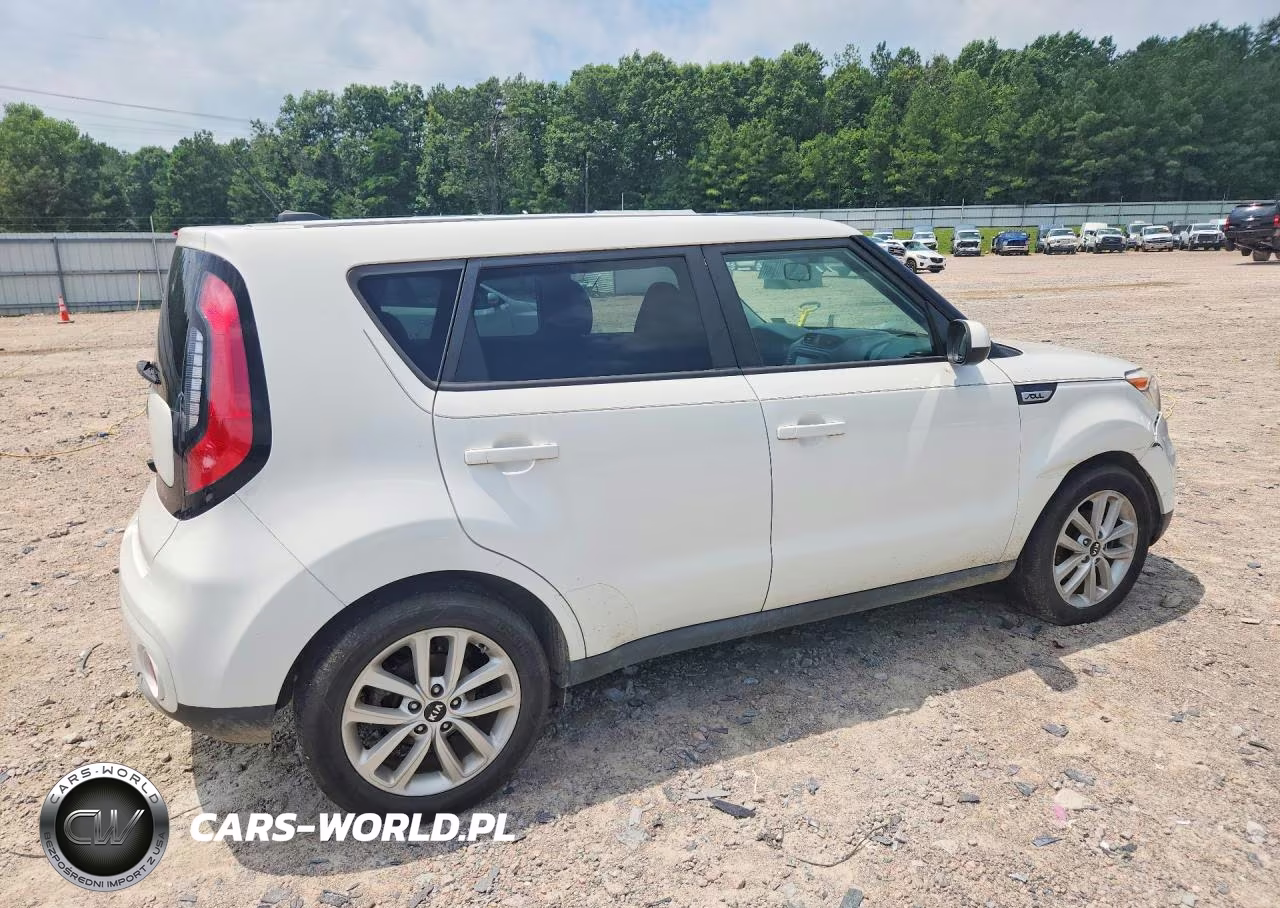 2018 Kia Soul + VIN:KNDJP3A5XJ7506679 - 3