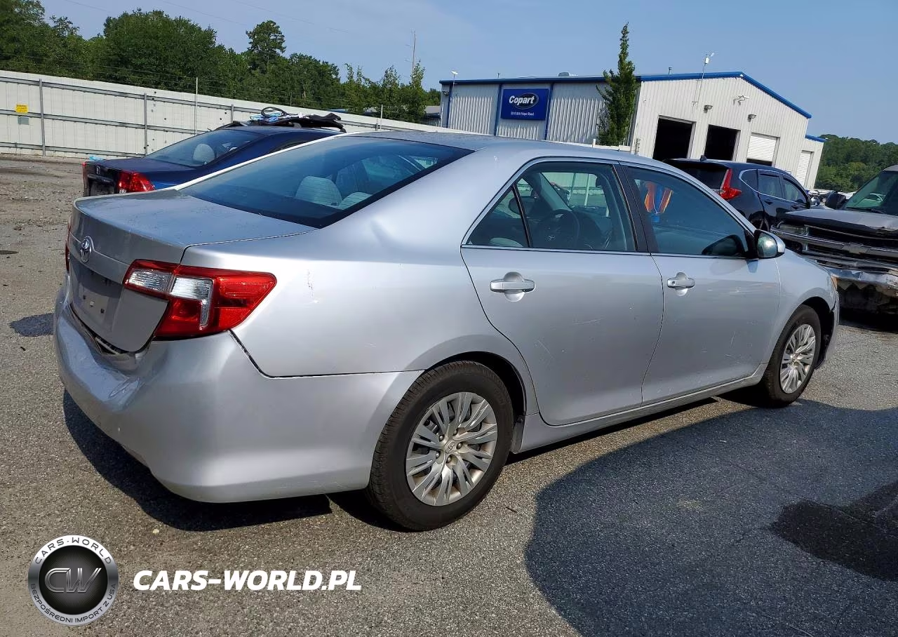 2014 Toyota Camry L VIN:4T1BF1FKXEU805554 - 3