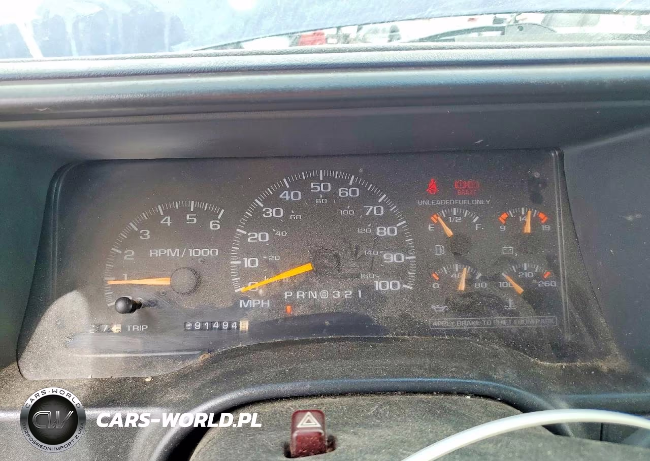 1998 Chevrolet Suburban C1500 VIN:1GNEC16R5WJ361307 - 17