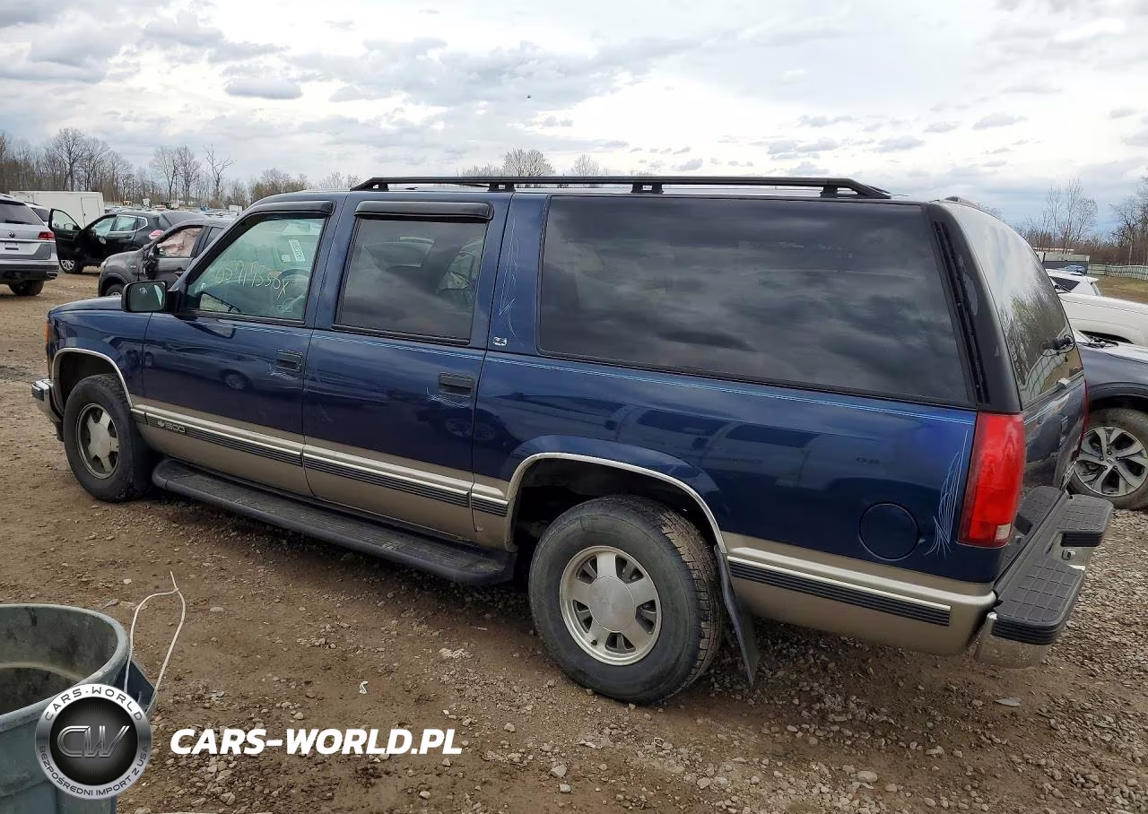 1998 Chevrolet Suburban C1500 VIN:1GNEC16R5WJ361307 - 3