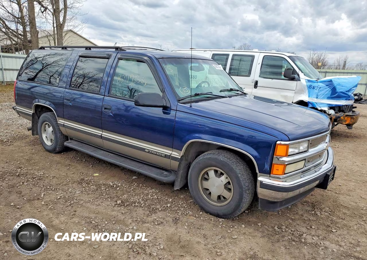 1998 Chevrolet Suburban C1500 VIN:1GNEC16R5WJ361307 - 8