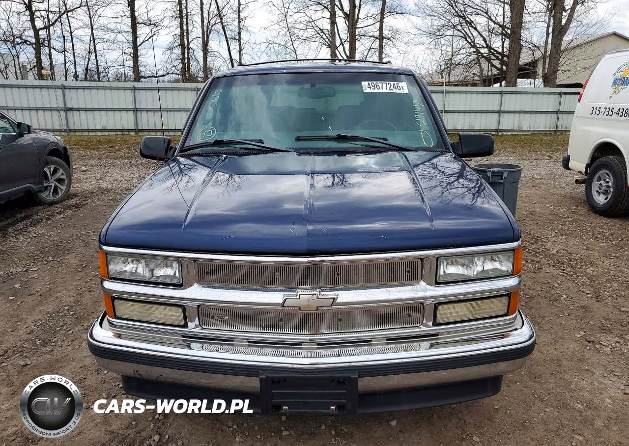 1998 Chevrolet Suburban C1500 VIN:1GNEC16R5WJ361307 - 9