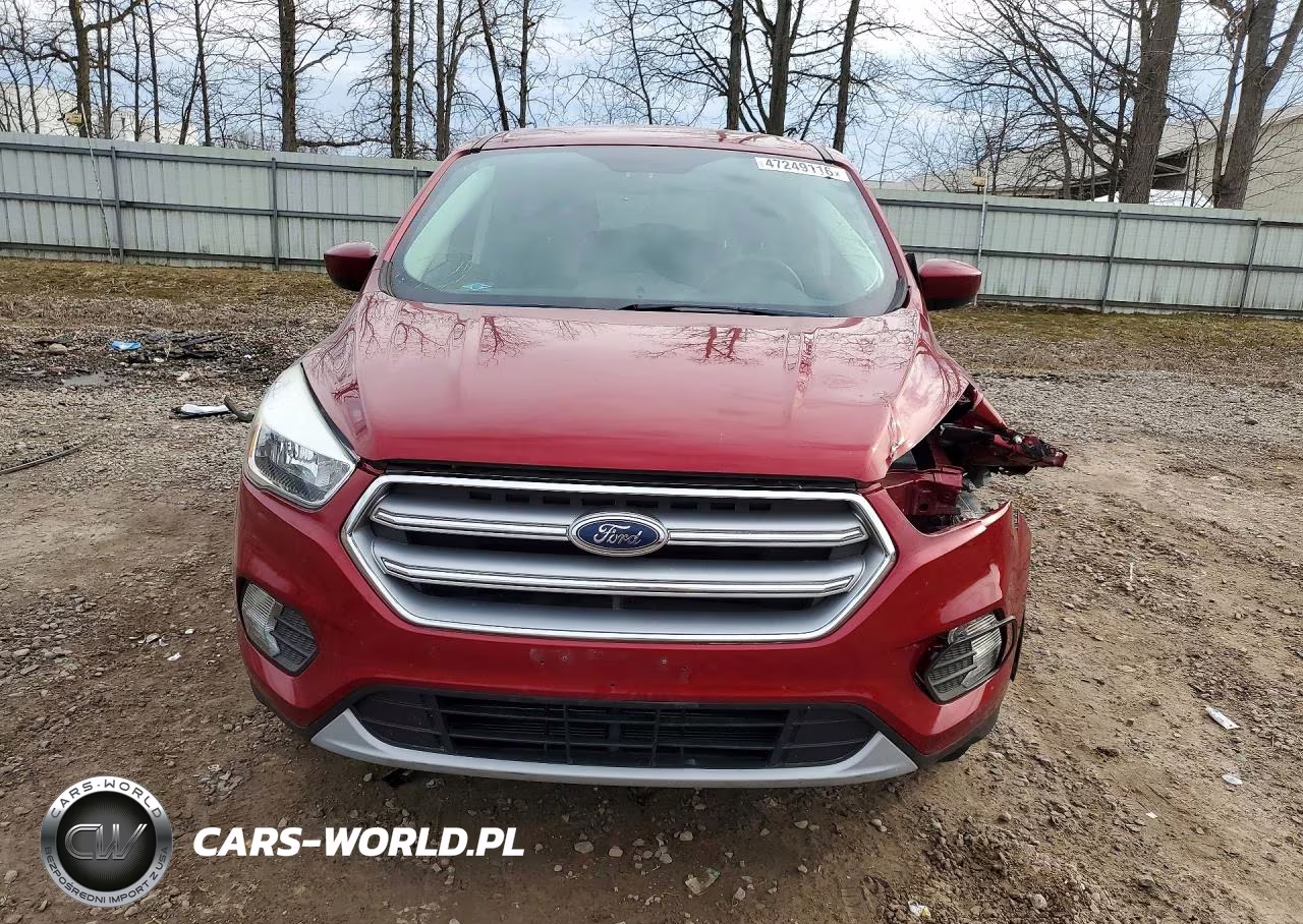 2017 Ford Escape Se VIN:1FMCU0GDXHUC45866 - 9