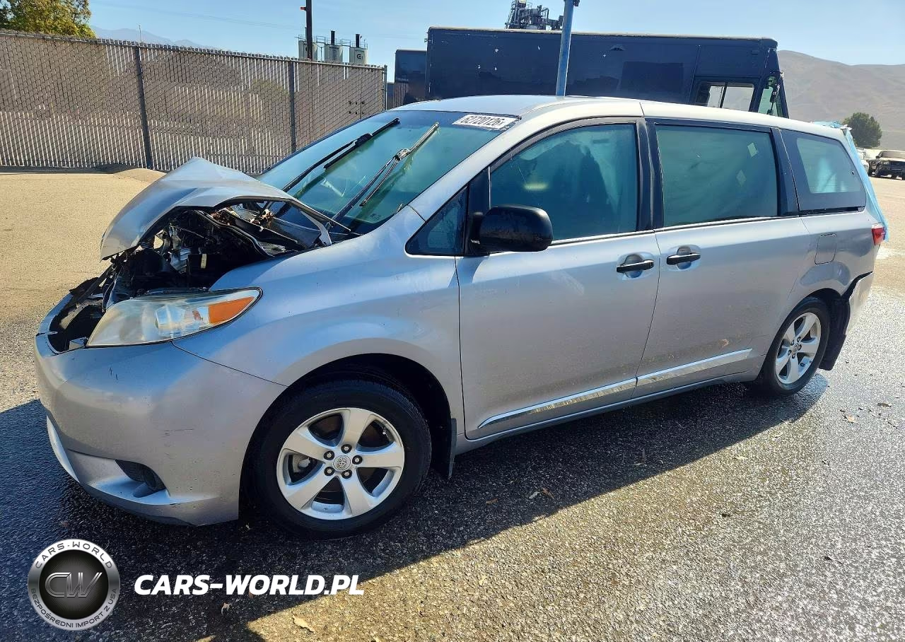 2016 Toyota Sienna – zdjęcie 1 z 13