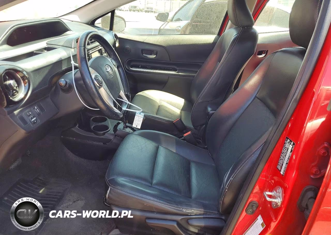 2015 Toyota Prius C Four VIN:JTDKDTB33F1107911 - 7