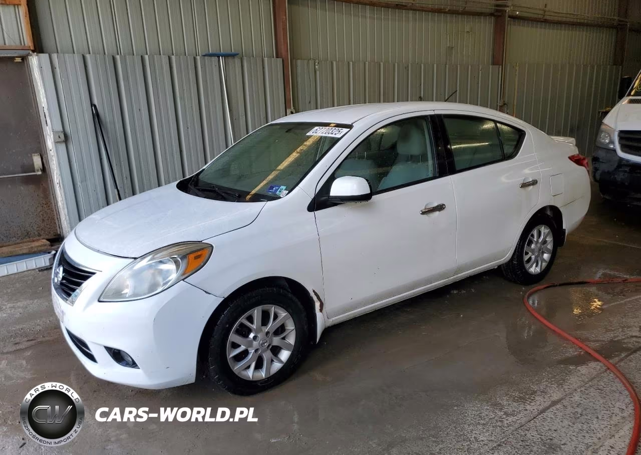 2014 Niss Versa
