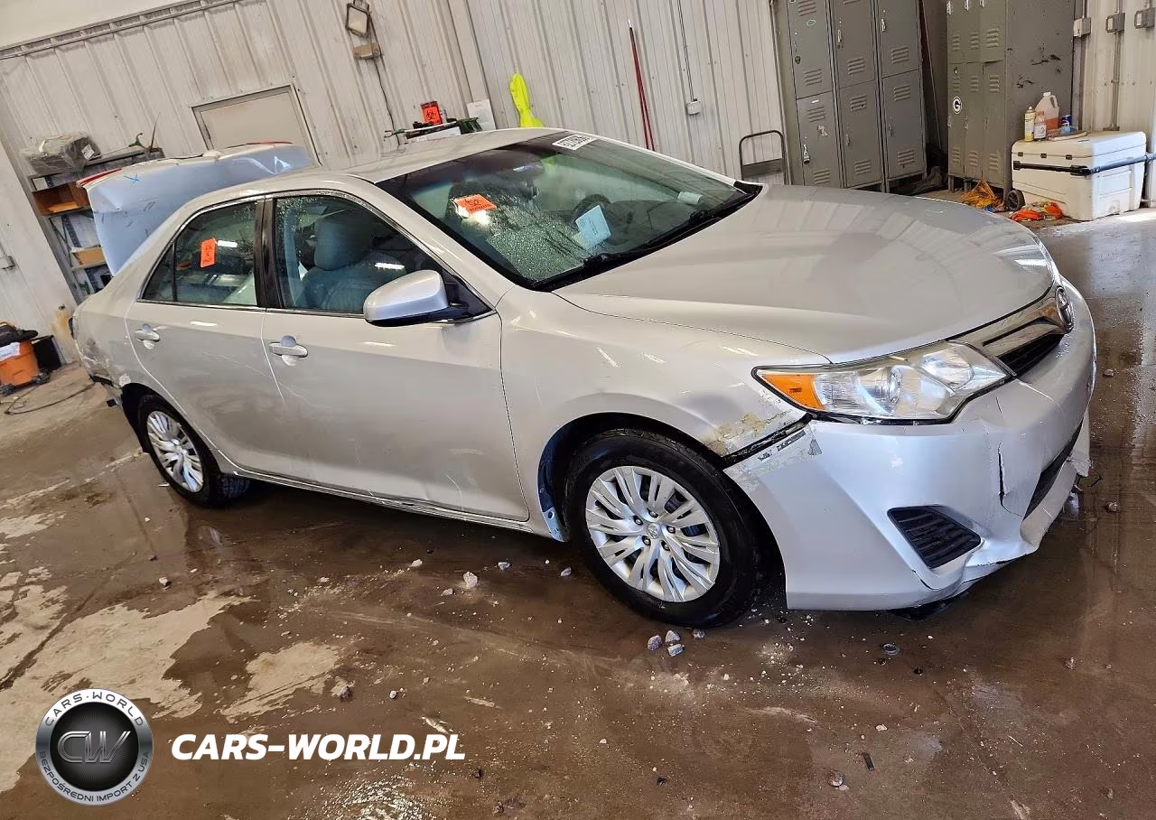 2014 Toyota Camry Le VIN:4T4BF1FKXER380147 - 4
