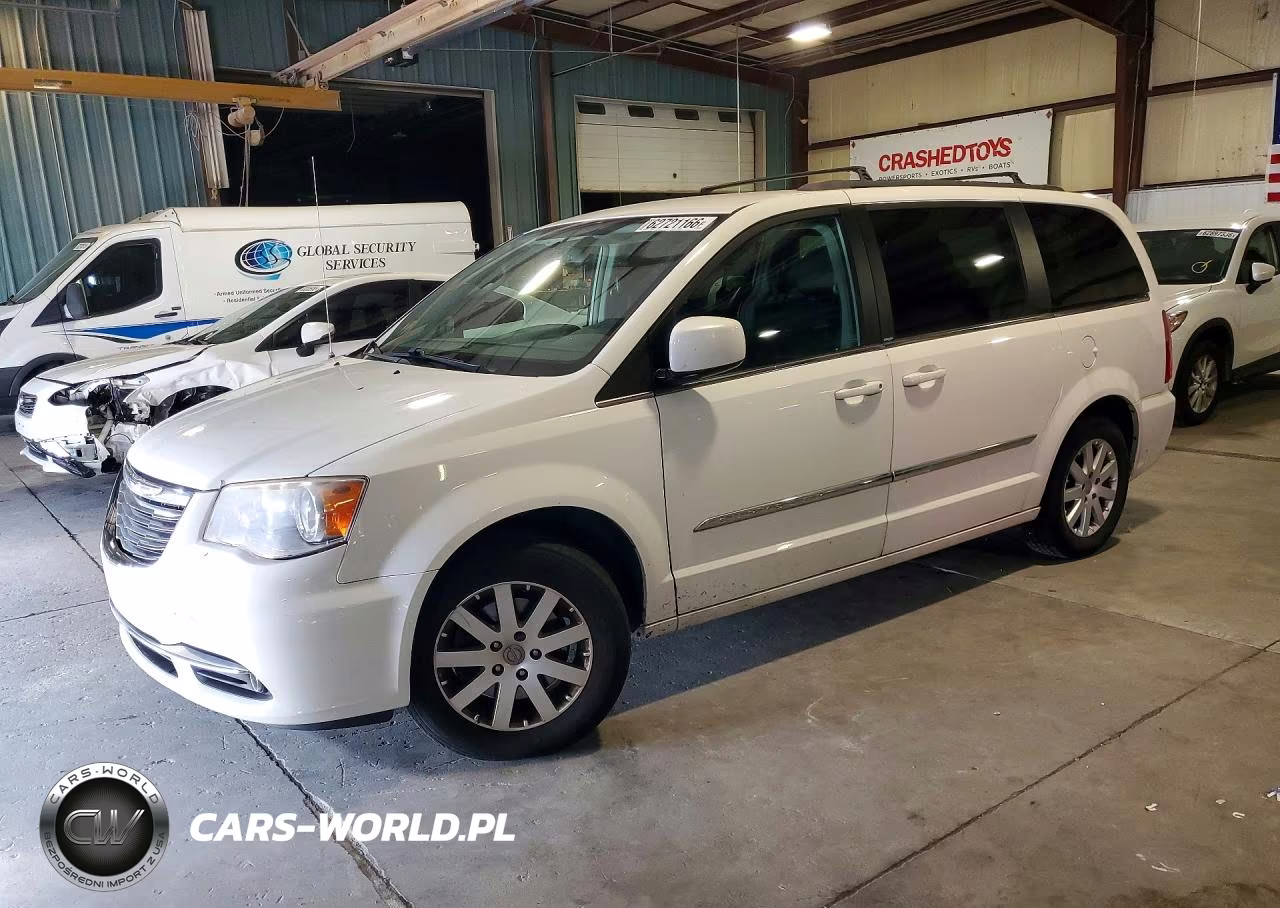 2013 Chrysler Town & Country Touring – zdjęcie 1 z 13