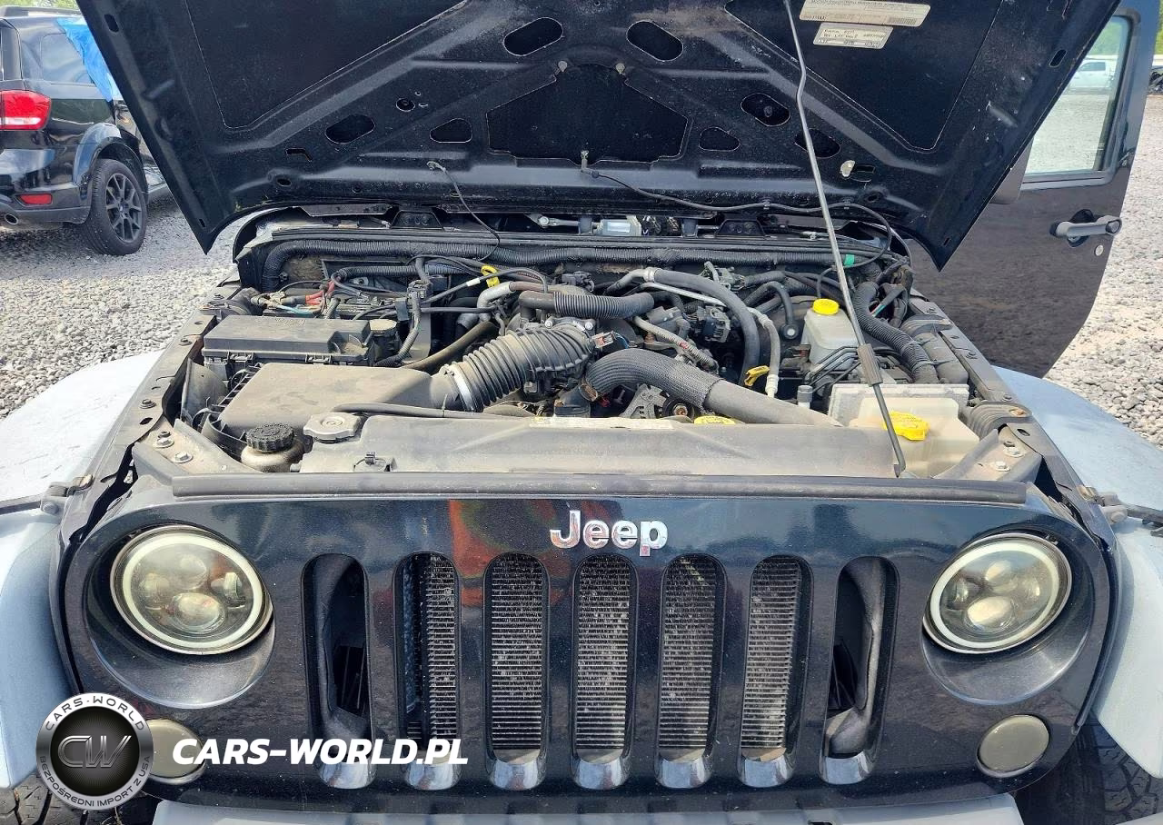 2011 Jeep Wrangler Unlimited Sport VIN:1J4HA3H1XBL586653 - 11