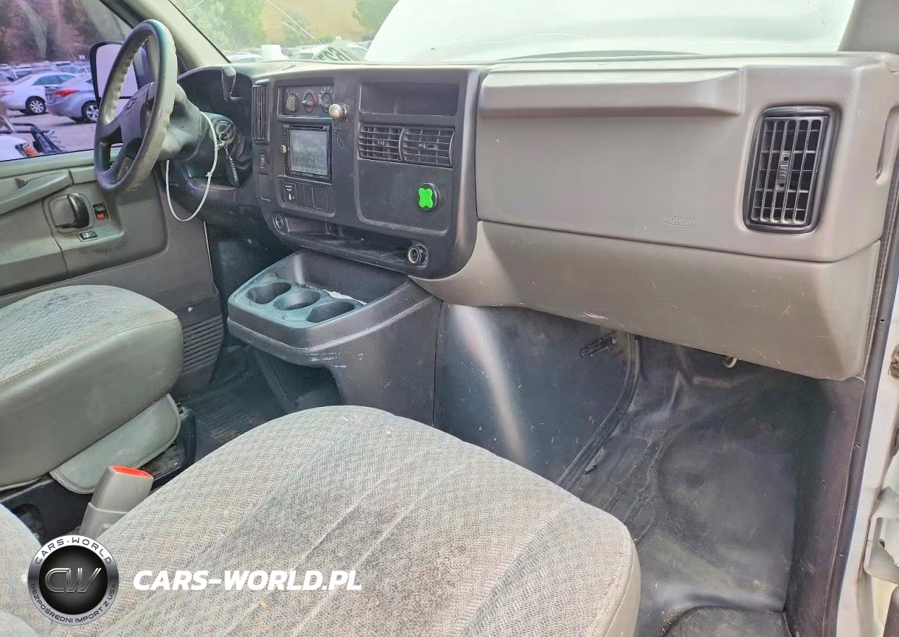 2007 Chevrolet Express G2500 VIN:1GCGG25V871104296 - 8