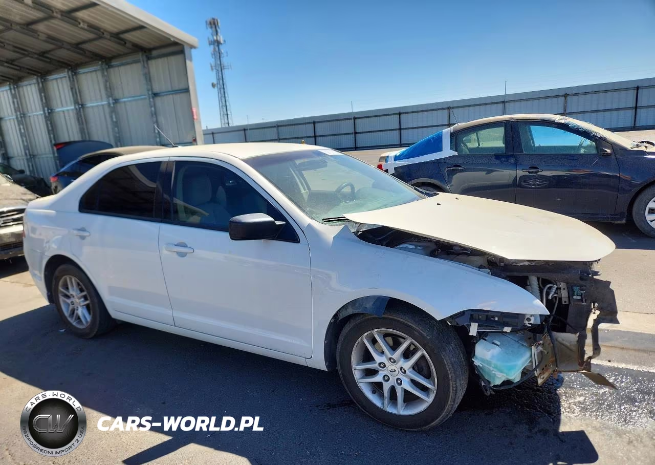 2010 Ford Fusion S VIN:3FAHP0GA9AR209032 - 4
