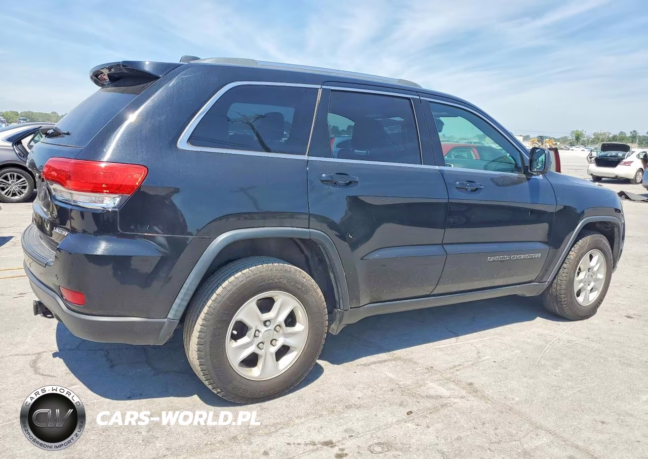 2017 Jeep Grand Cherokee Laredo VIN:1C4RJFAG2HC679993 - 3