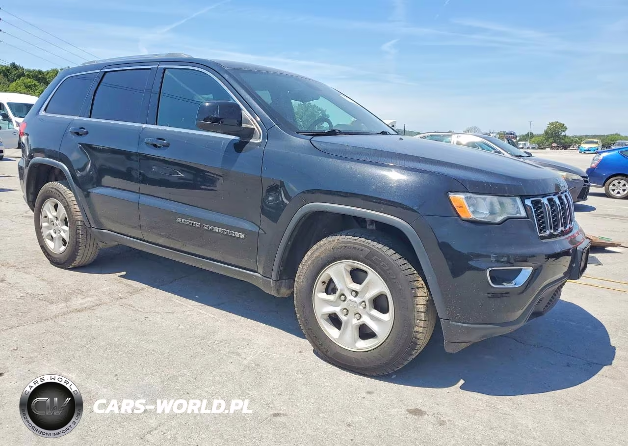 2017 Jeep Grand Cherokee Laredo VIN:1C4RJFAG2HC679993 - 4