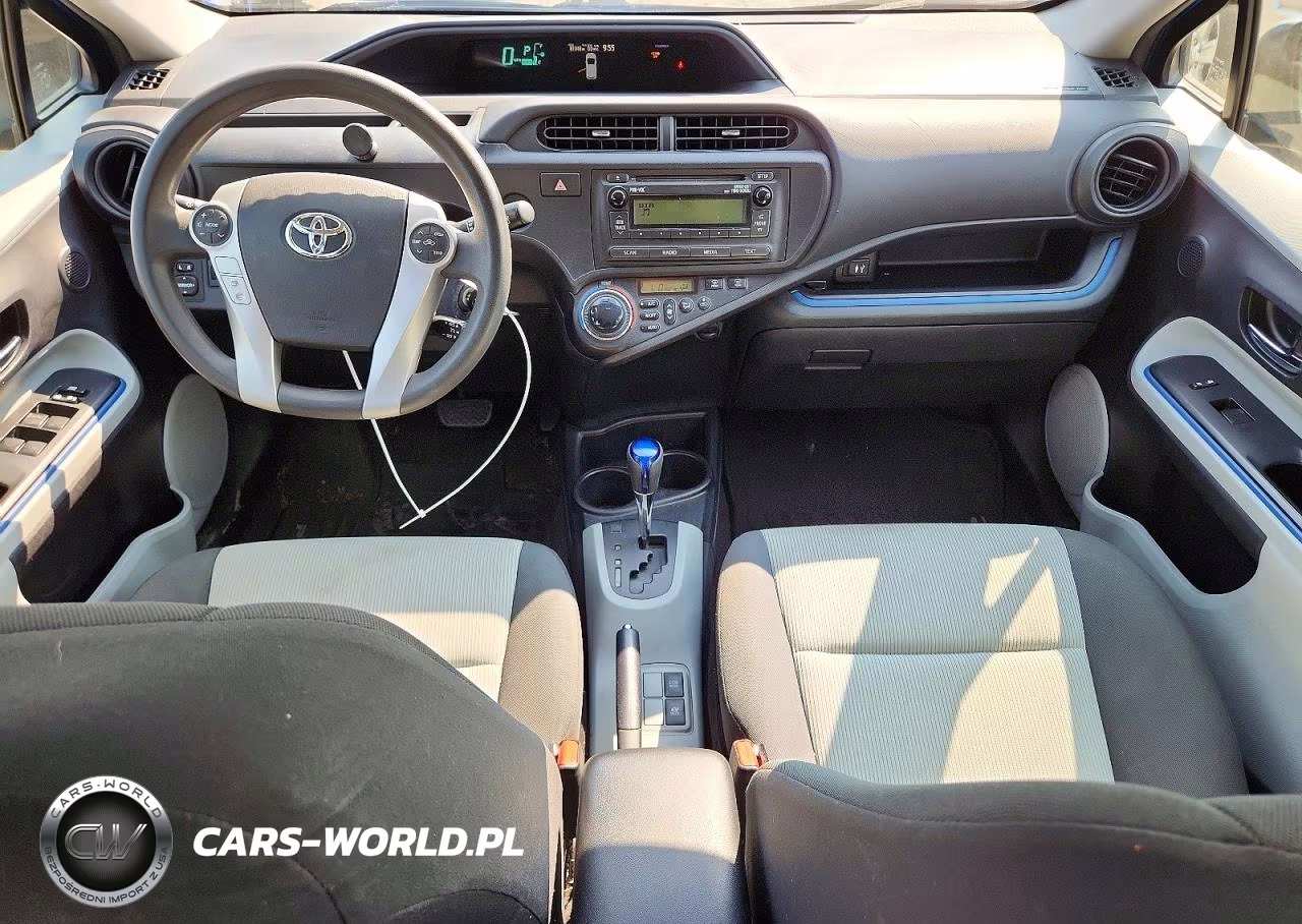 2013 Toyota Prius C Two VIN:JTDKDTB39D1531199 - 8