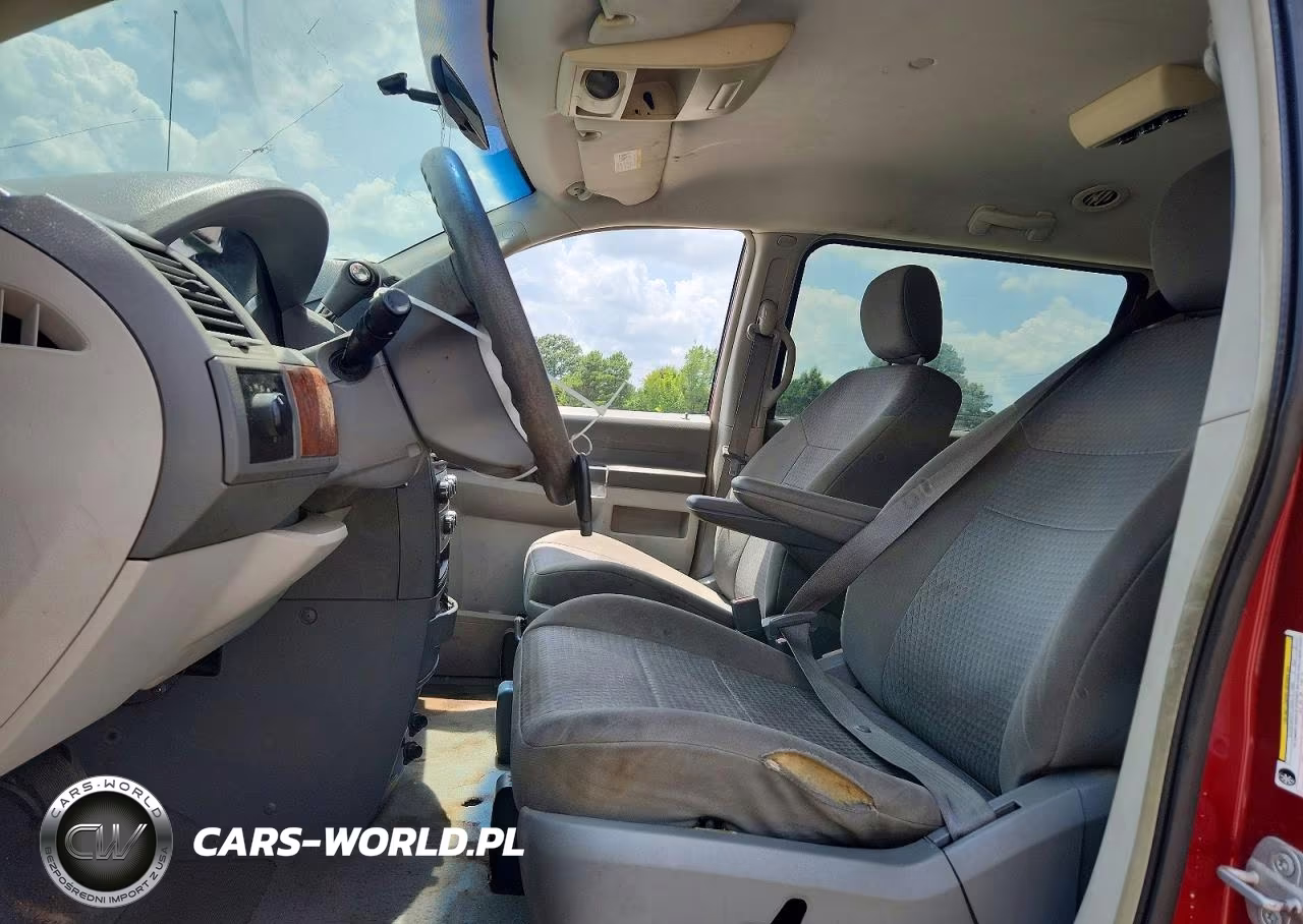 2008 Chrysler Town & Country Lx VIN:2A8HR44HX8R799392 - 7
