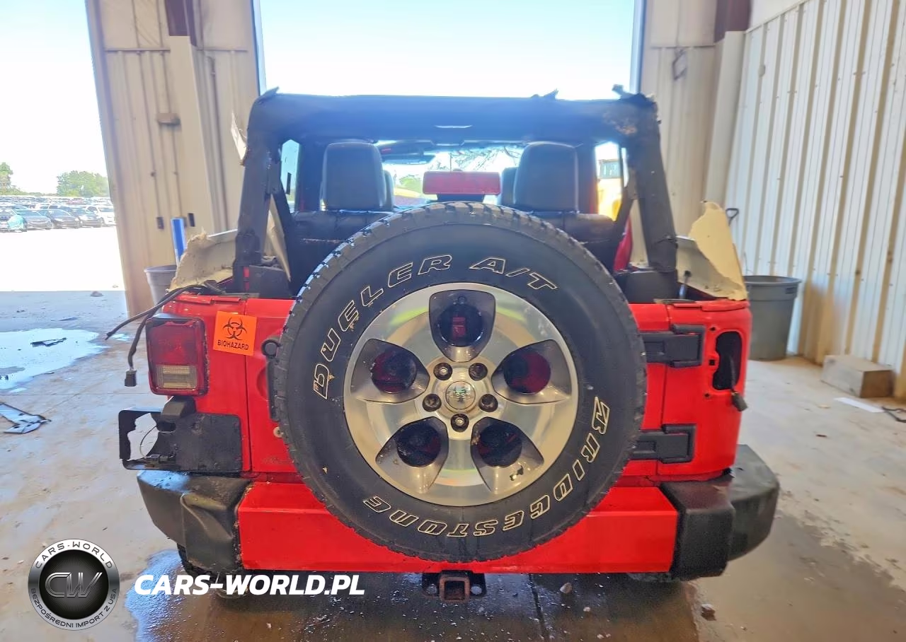 2016 Jeep Wrangler Unlimited Sahara VIN:1C4BJWEGXGL182278 - 6