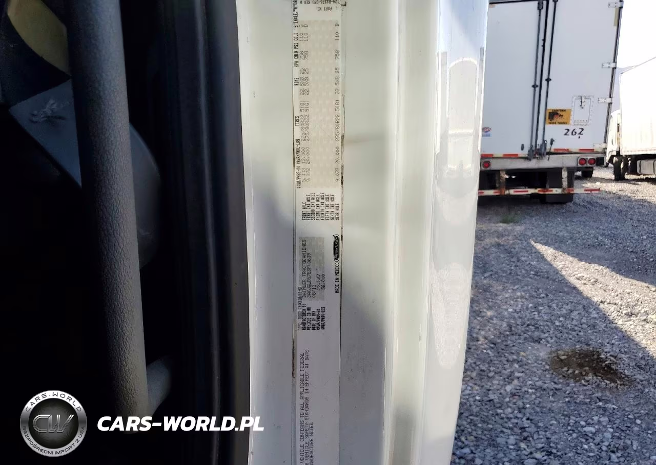 2014 Freightliner Cascadia 125 VIN:3AKJGLD67ESFV0639 - 13