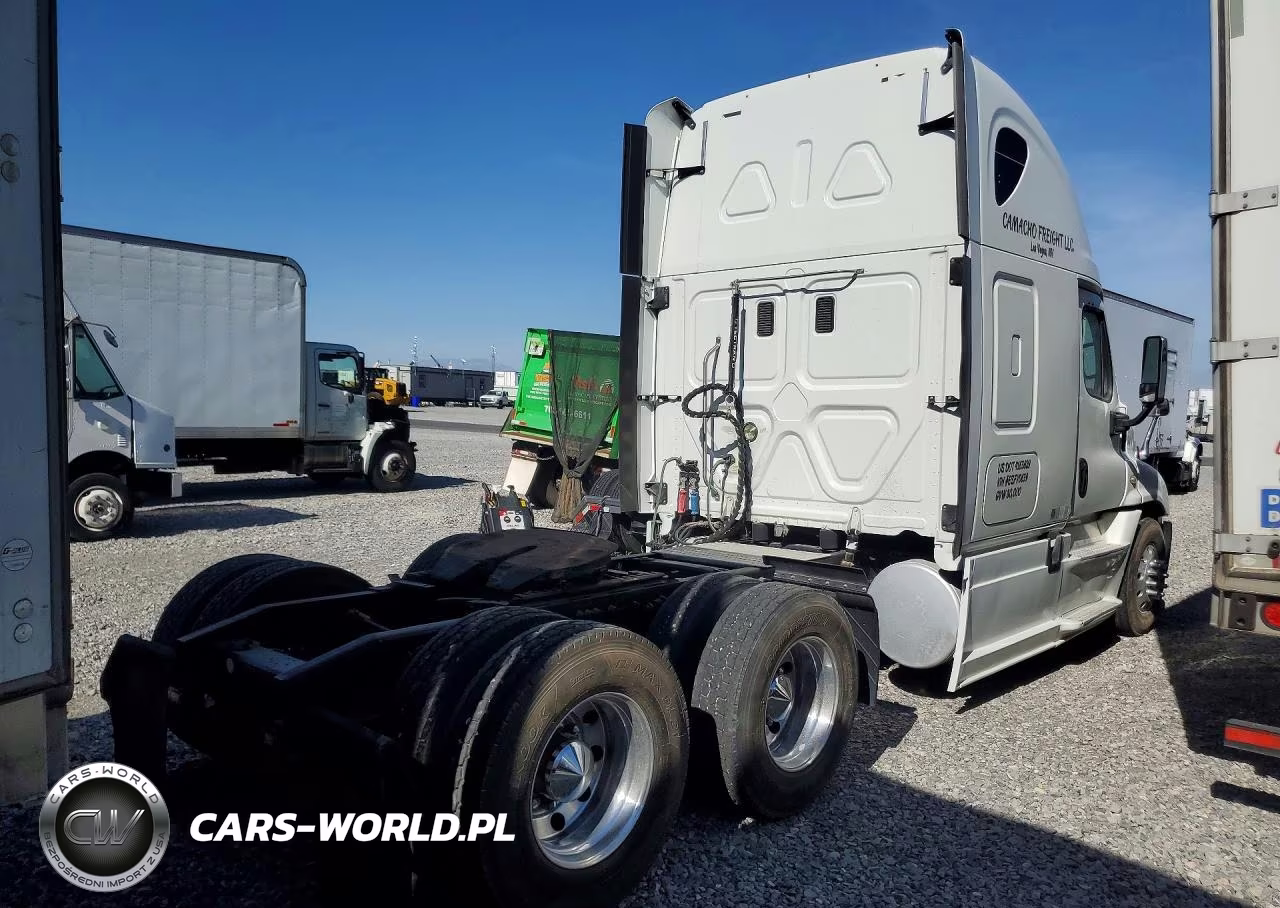 2014 Freightliner Cascadia 125 VIN:3AKJGLD67ESFV0639 - 3