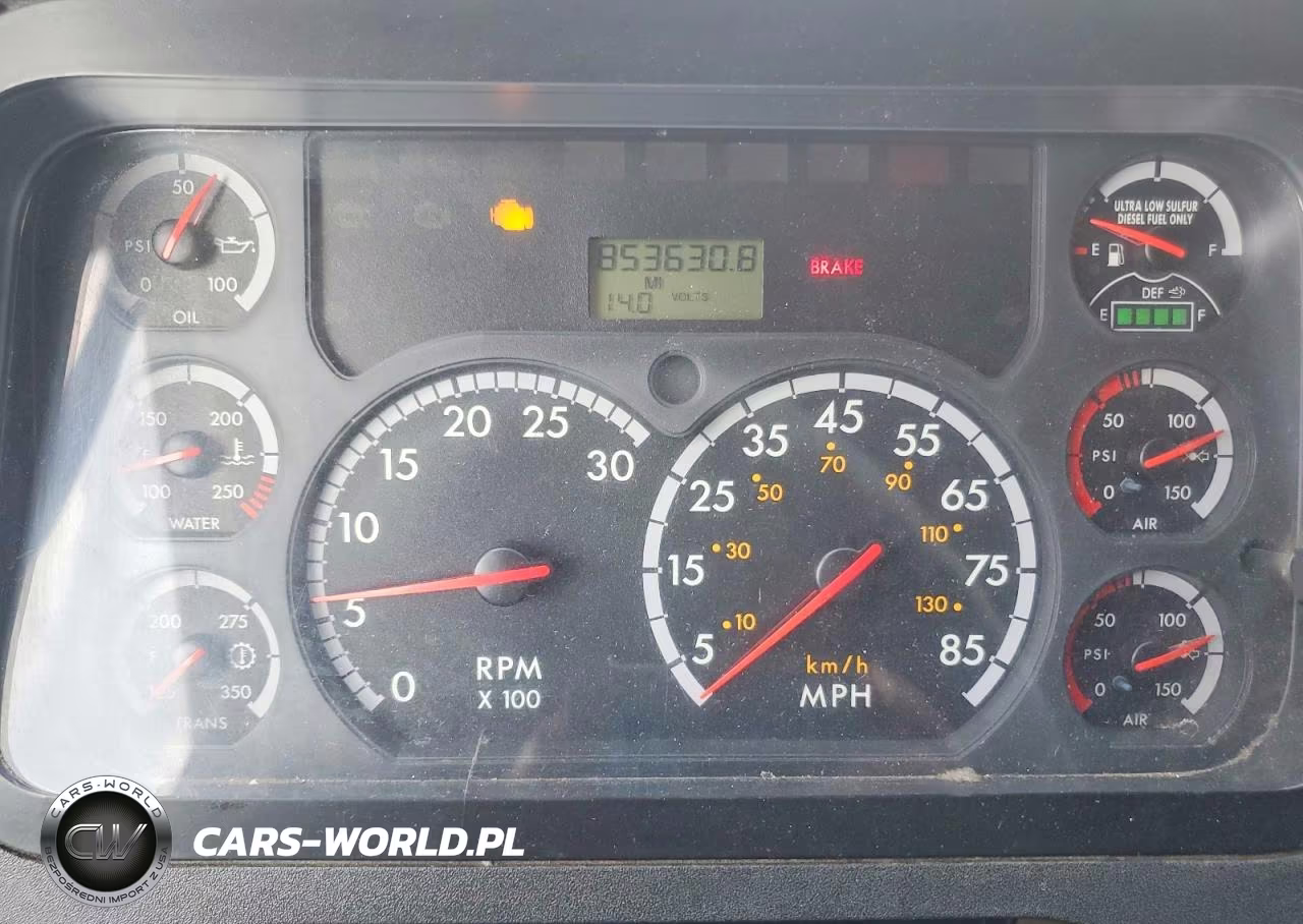 2014 Freightliner Cascadia 125 VIN:3AKJGLD67ESFV0639 - 9