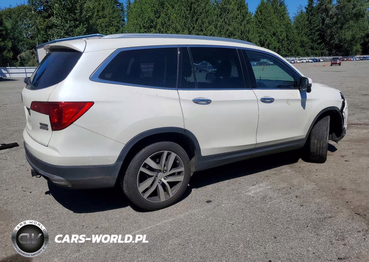2017 Honda Pilot Touring VIN:5FNYF6H94HB003049 - 3