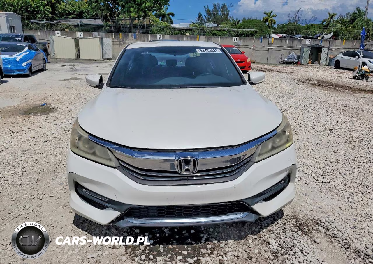 2017 Honda Accord Sport Special Edition VIN:1HGCR2F10HA055120 - 5