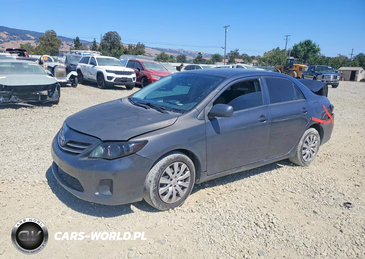 2013 Toyota Corolla Le – zdjęcie 1 z 12