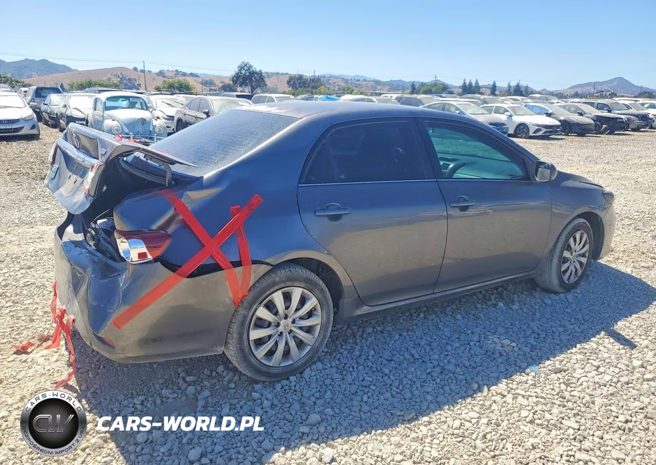 2013 Toyota Corolla Le VIN:5YFBU4EE1DP089839 - 3