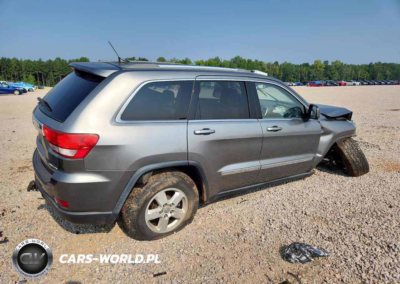 2013 Jeep Grand Cherokee Laredo VIN:1C4RJFAG8DC505551 - 3