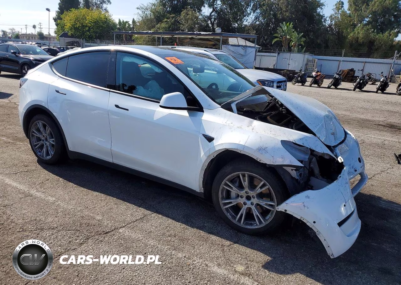 2021 Tesla Model Y VIN:5YJYGDEEXMF069523 - 4