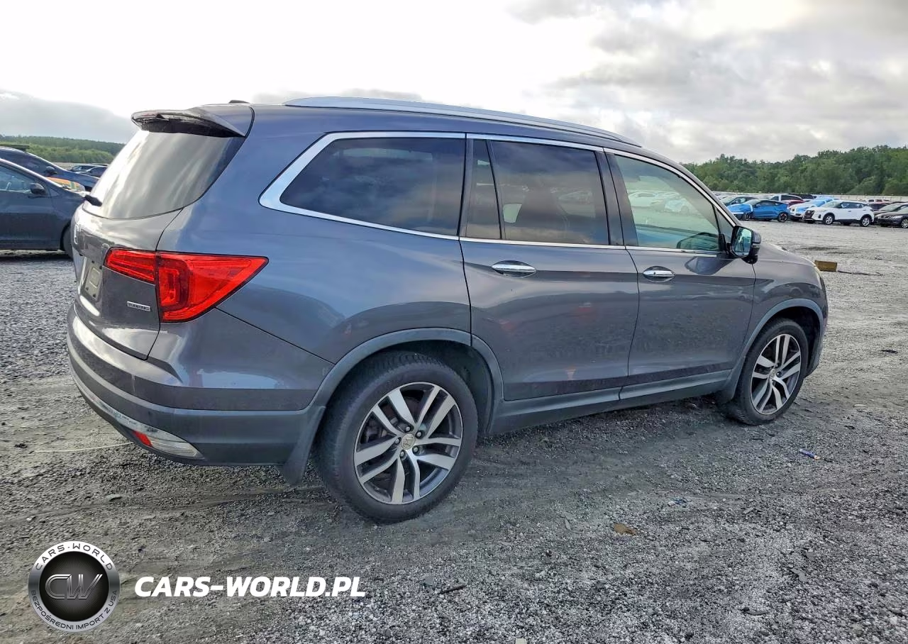 2016 Honda Pilot Touring VIN:5FNYF5H95GB039180 - 3