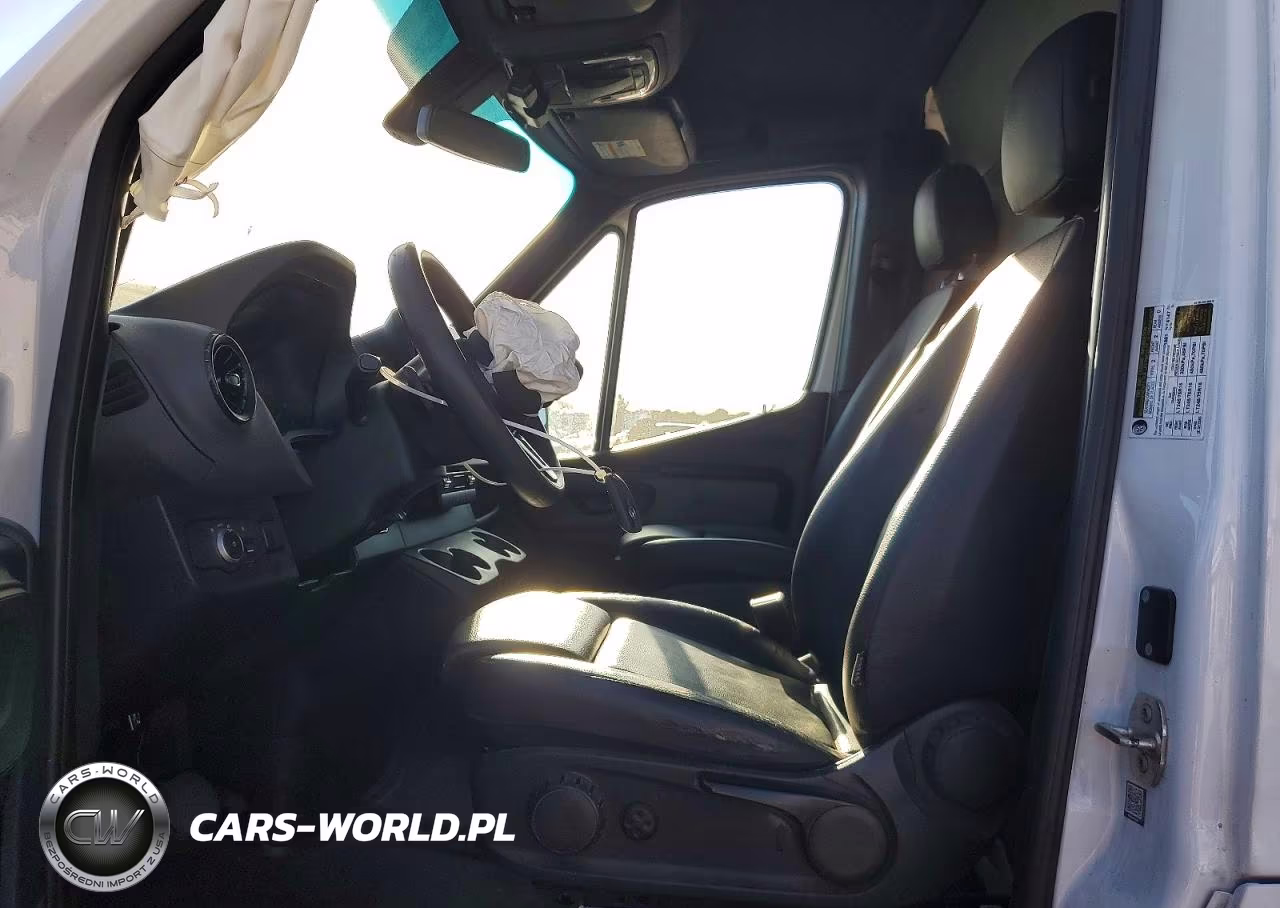 2019 Mercedes-Benz Sprinter 2500-3500 VIN:WD4PF0CD1KT007932 - 7
