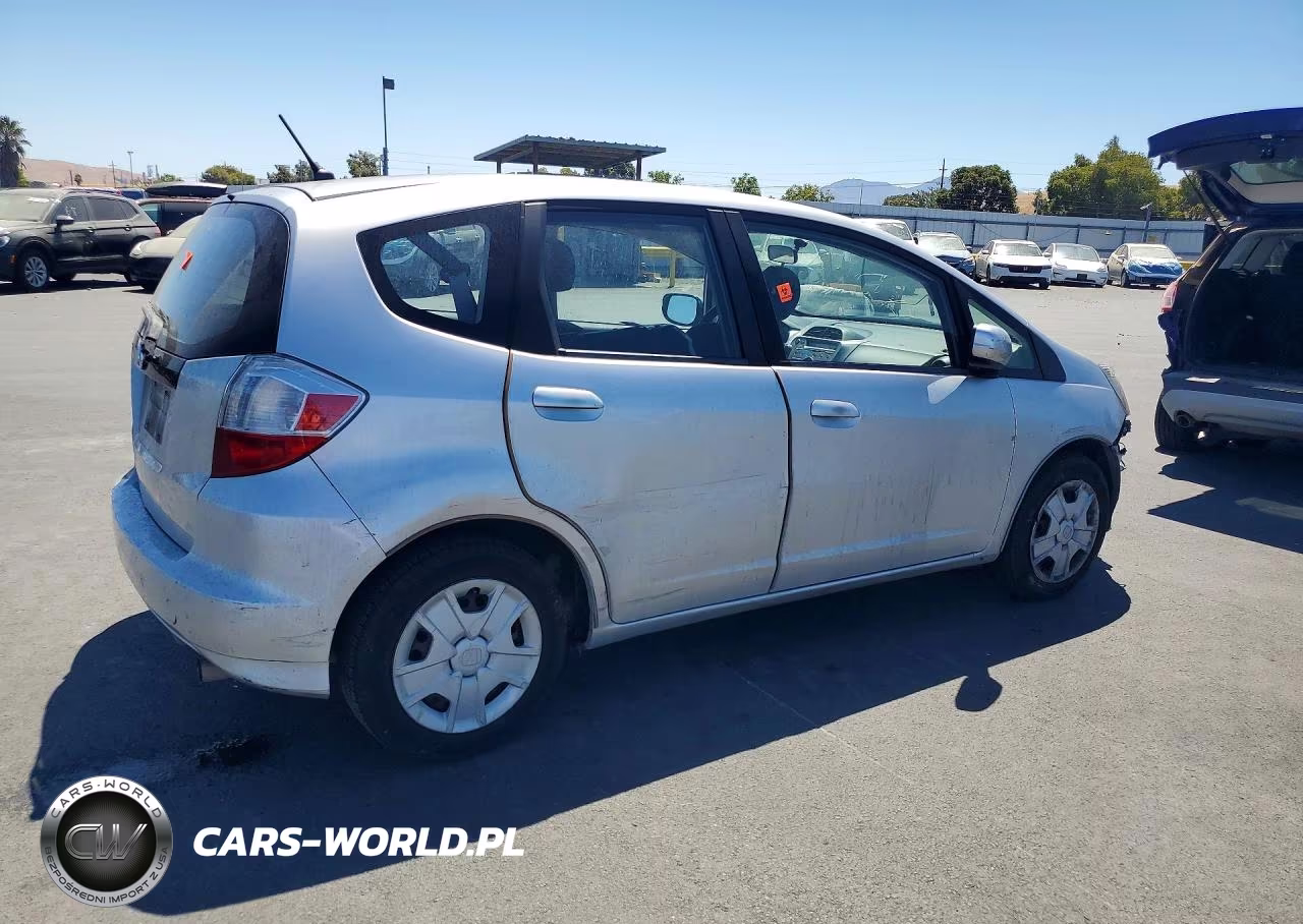 2013 Honda Fit VIN:JHMGE8H37DC021637 - 3