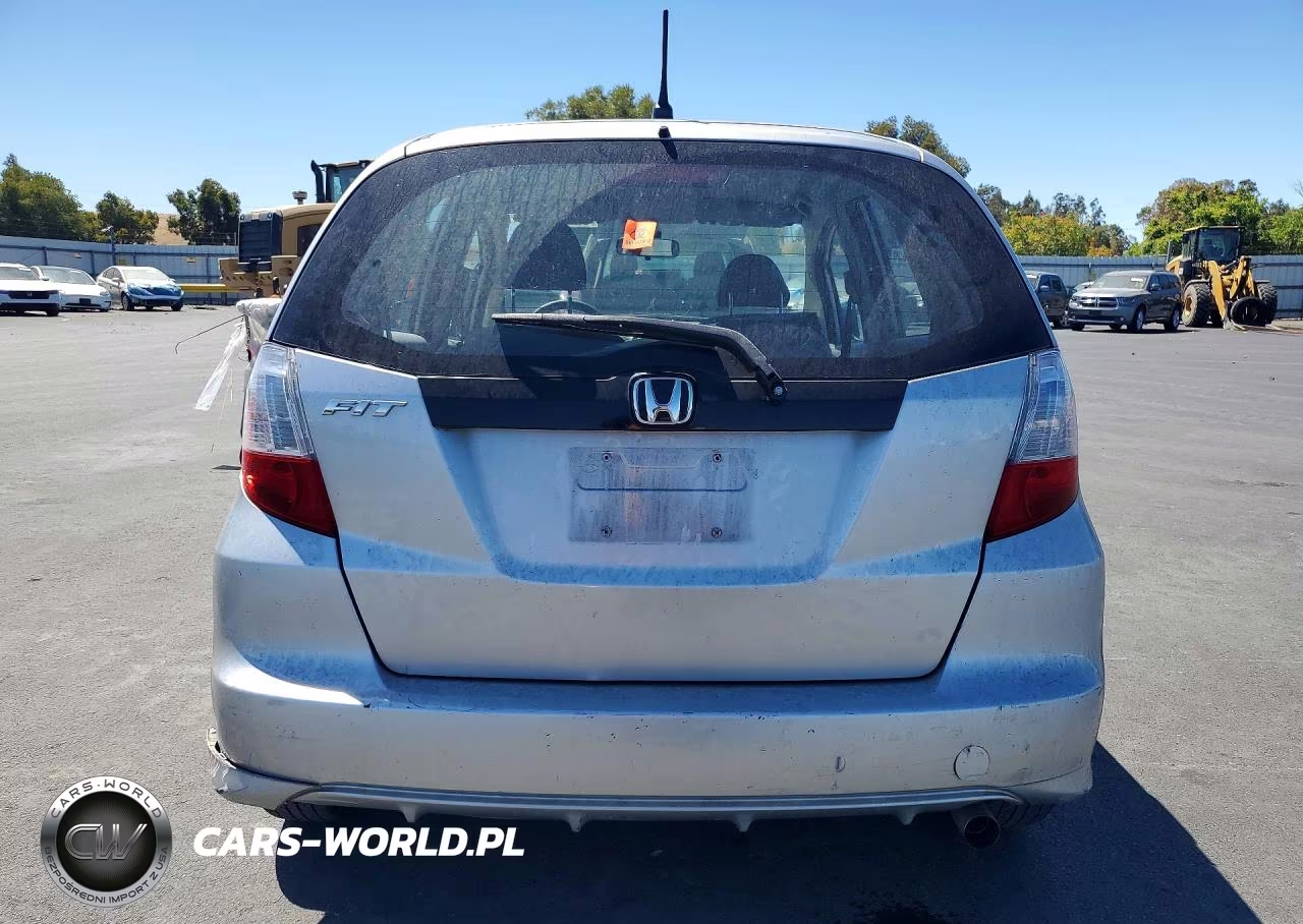 2013 Honda Fit VIN:JHMGE8H37DC021637 - 6