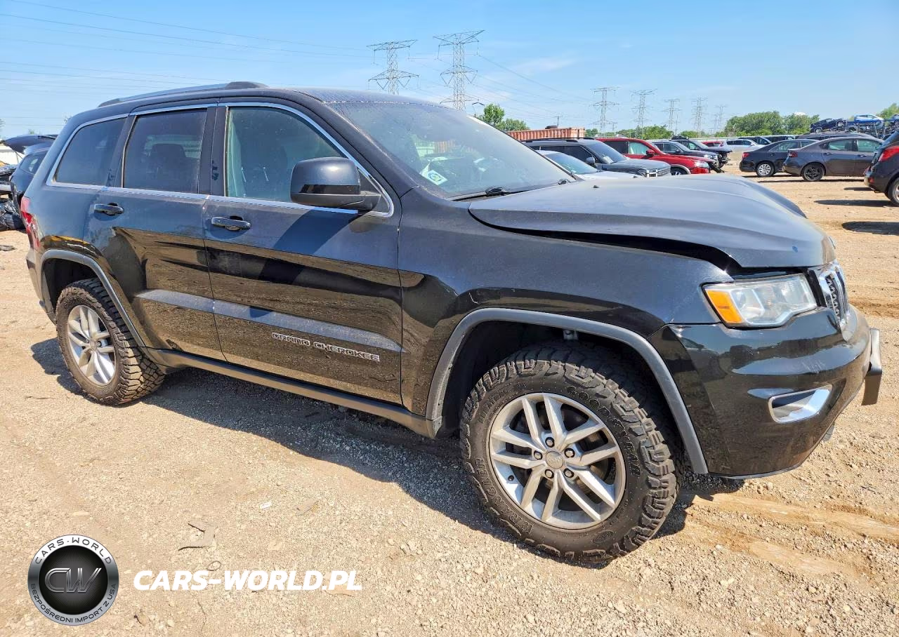 2017 Jeep Grand Cherokee Laredo VIN:1C4RJFAG8HC963547 - 4